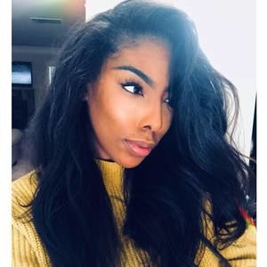 Meet your Posher, Alegra